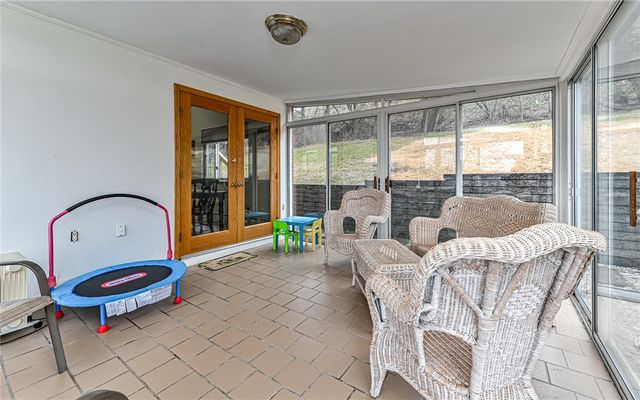 808 Forest Ave., Shaler, PA 15209