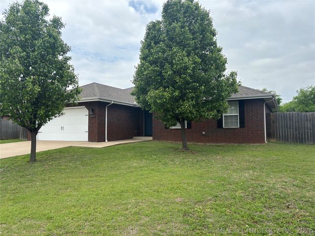 2509 Tanglewood Court, Ardmore, OK 73401