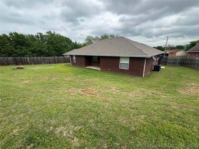 2509 Tanglewood Court, Ardmore, OK 73401