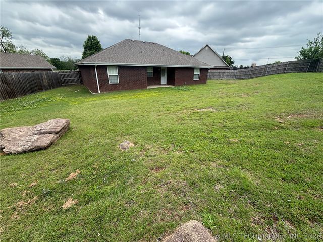2509 Tanglewood Court, Ardmore, OK 73401