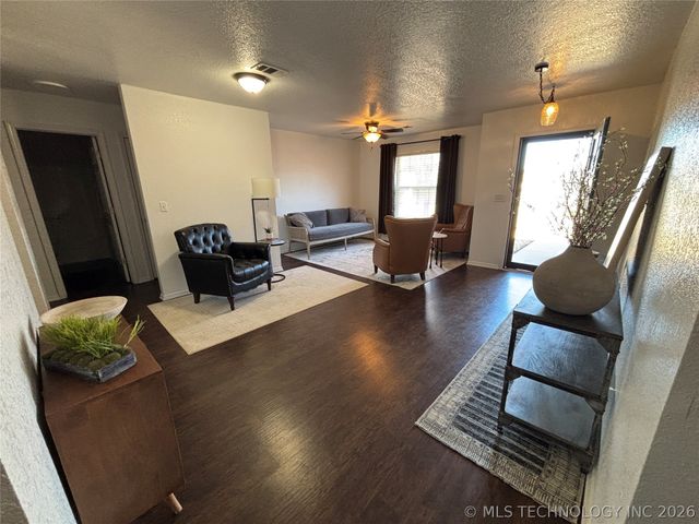 2509 Tanglewood Court, Ardmore, OK 73401