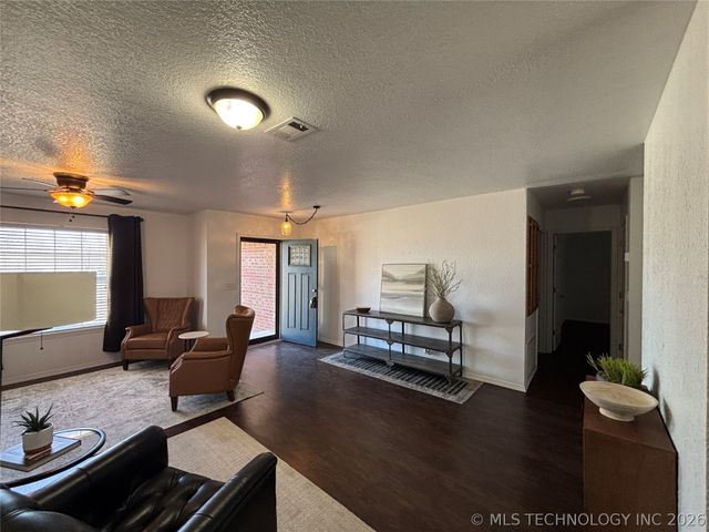2509 Tanglewood Court, Ardmore, OK 73401