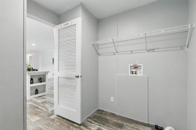 5904 S Lakeside Hills Court, Granbury, TX 76048
