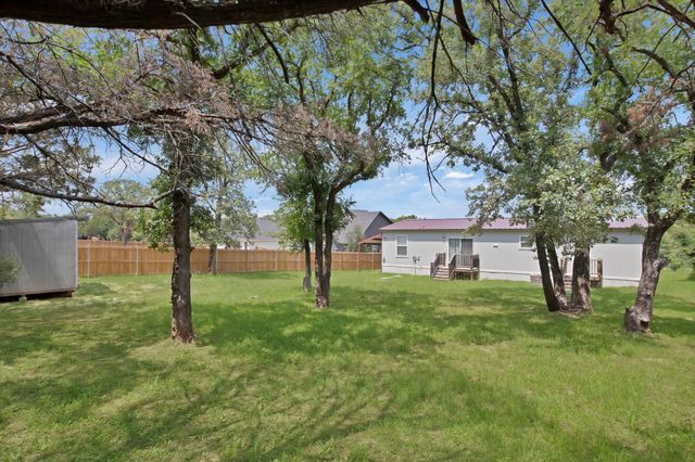 5904 S Lakeside Hills Court, Granbury, TX 76048