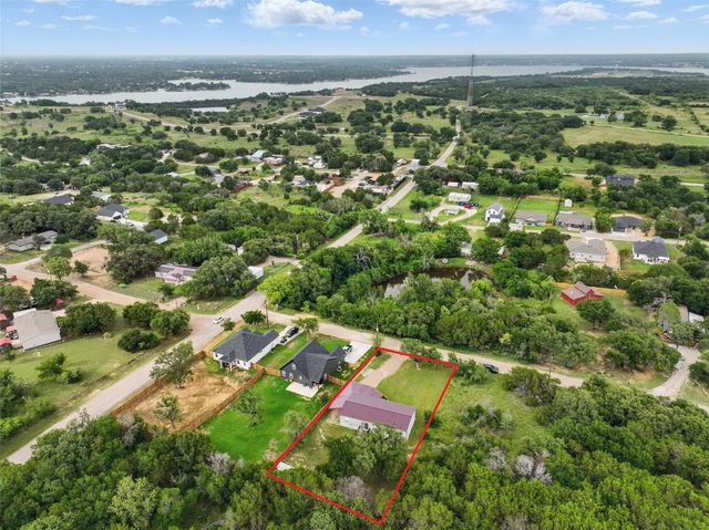 5904 S Lakeside Hills Court, Granbury, TX 76048