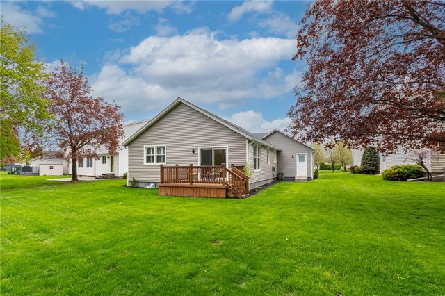 92 Olivia Circle, Greece, NY 14626