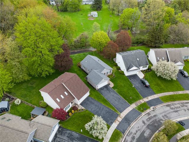 92 Olivia Circle, Greece, NY 14626