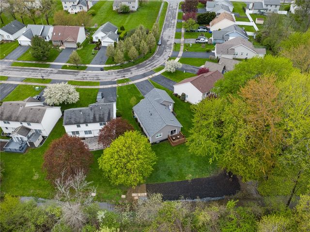 92 Olivia Circle, Greece, NY 14626
