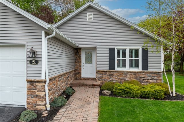 92 Olivia Circle, Greece, NY 14626