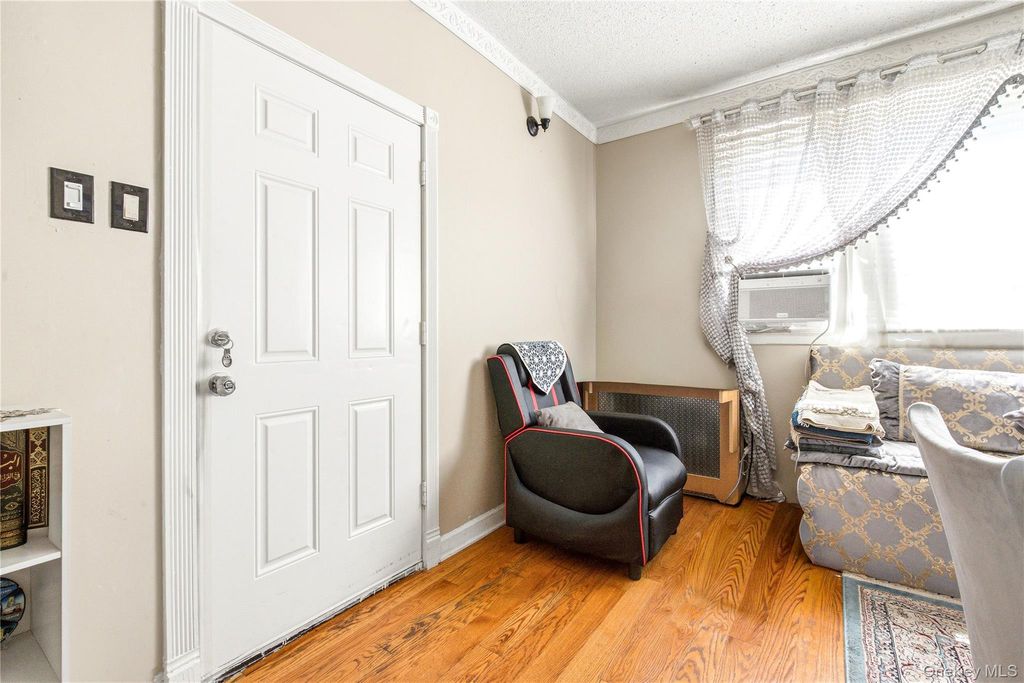 2909 23rd Road, Astoria, NY 11105 — photo 4