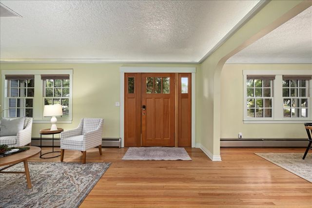 934 Poly Dr, Billings, MT 59102