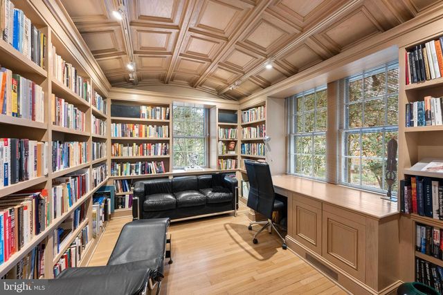 2323 PORTER ST NW, Washington, DC 20008