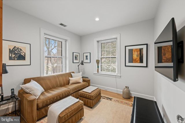 2323 PORTER ST NW, Washington, DC 20008