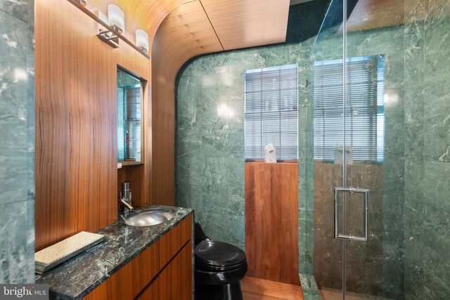 2323 PORTER ST NW, Washington, DC 20008