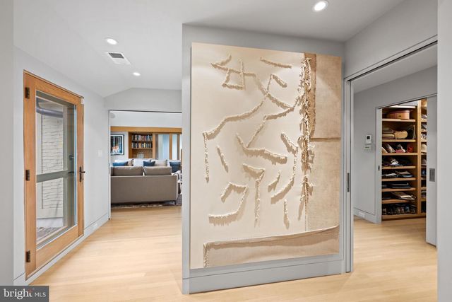 2323 PORTER ST NW, Washington, DC 20008