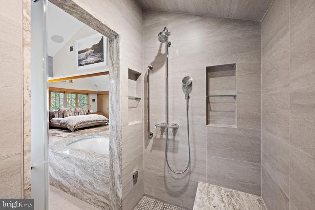 2323 PORTER ST NW, Washington, DC 20008