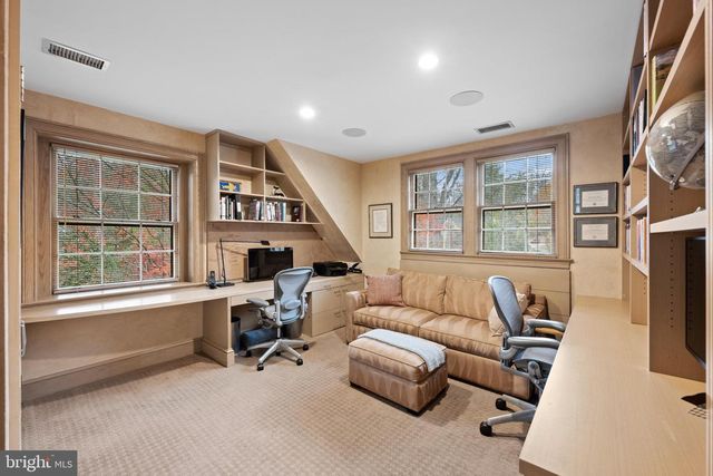 2323 PORTER ST NW, Washington, DC 20008