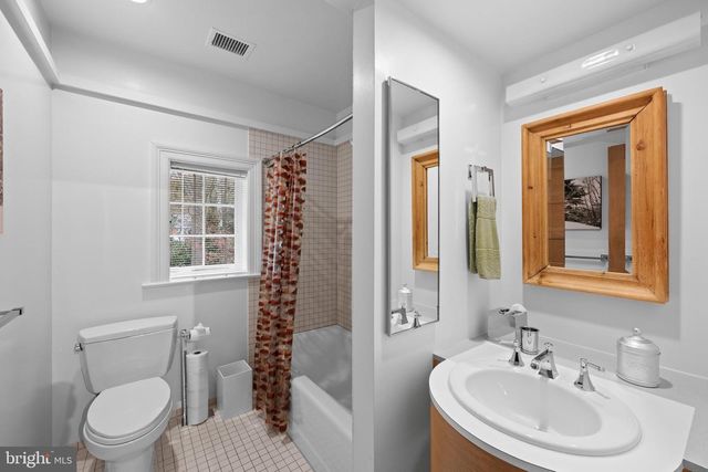 2323 PORTER ST NW, Washington, DC 20008