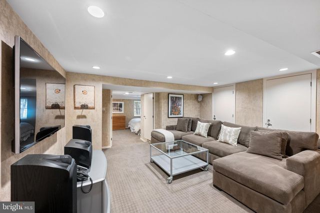 2323 PORTER ST NW, Washington, DC 20008