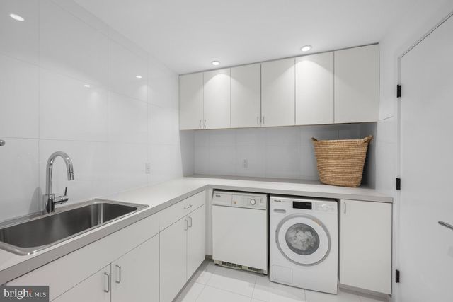 2323 PORTER ST NW, Washington, DC 20008