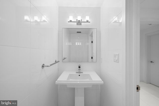 2323 PORTER ST NW, Washington, DC 20008