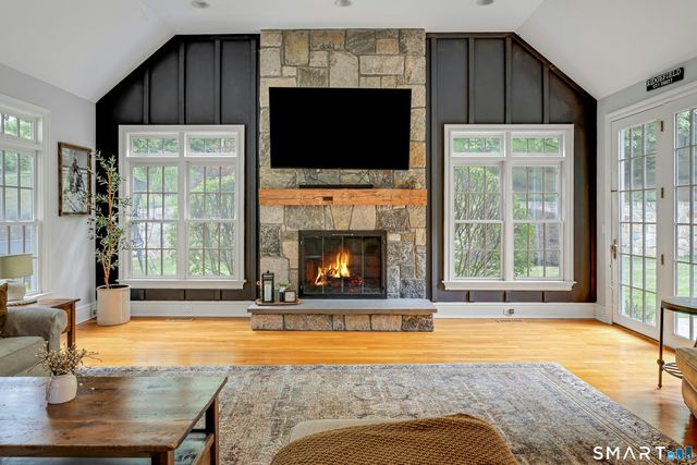 14 Turtle Ridge Court, Ridgefield, CT 06877