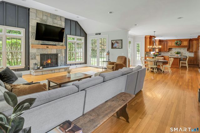 14 Turtle Ridge Court, Ridgefield, CT 06877