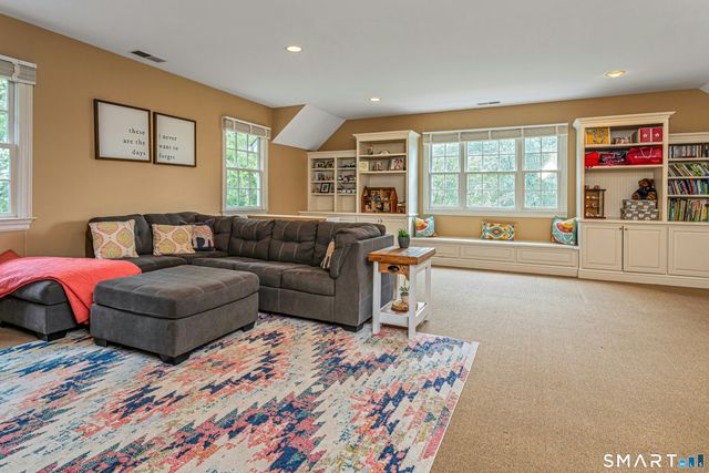14 Turtle Ridge Court, Ridgefield, CT 06877