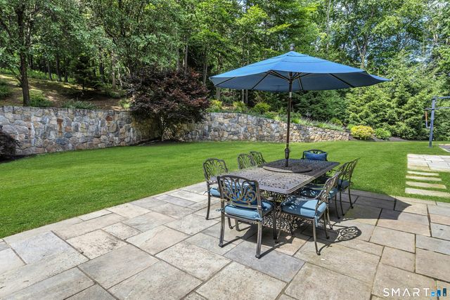14 Turtle Ridge Court, Ridgefield, CT 06877
