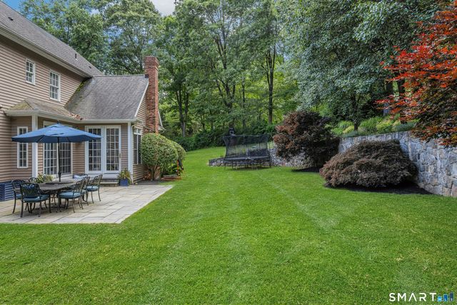 14 Turtle Ridge Court, Ridgefield, CT 06877