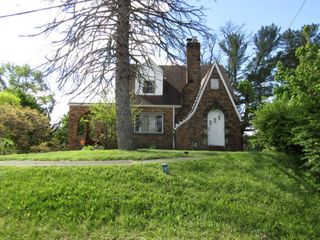 216 Lamar St, Spring Hill, PA 15214