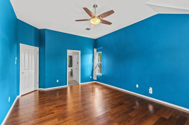 504 PLEASANT VALLEY DR, Pflugerville, TX 78660