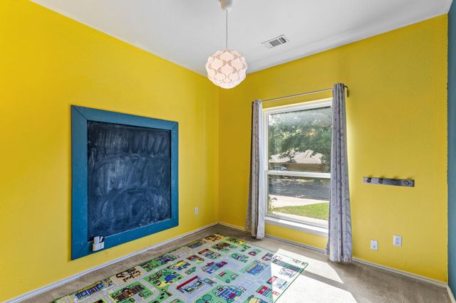 504 PLEASANT VALLEY DR, Pflugerville, TX 78660
