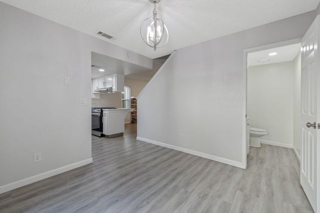 2024 E Laura Avenue, Visalia, CA 93292