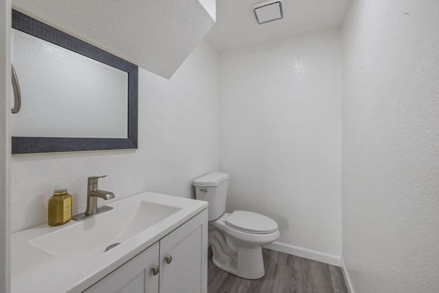 2024 E Laura Avenue, Visalia, CA 93292