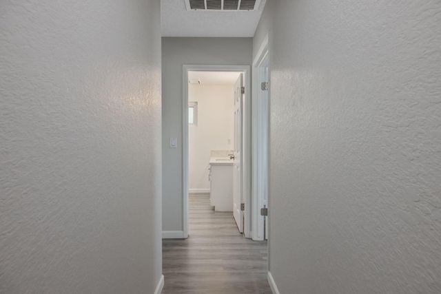 2024 E Laura Avenue, Visalia, CA 93292