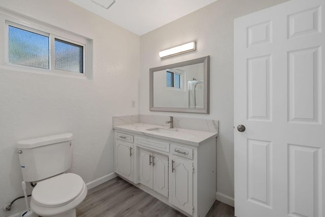 2024 E Laura Avenue, Visalia, CA 93292