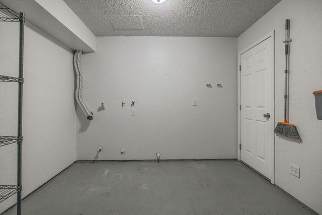 2024 E Laura Avenue, Visalia, CA 93292