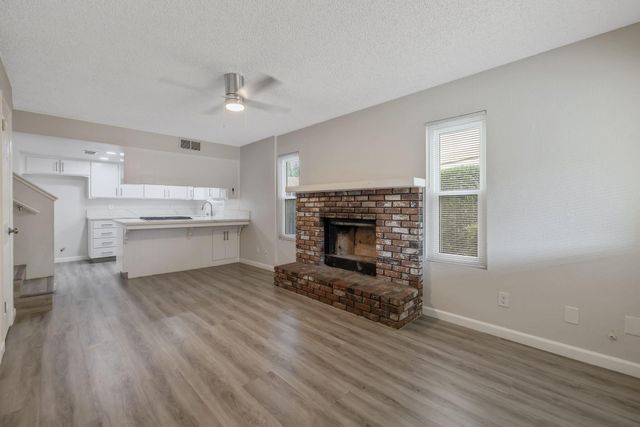 2024 E Laura Avenue, Visalia, CA 93292