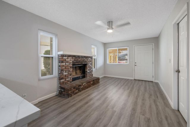 2024 E Laura Avenue, Visalia, CA 93292