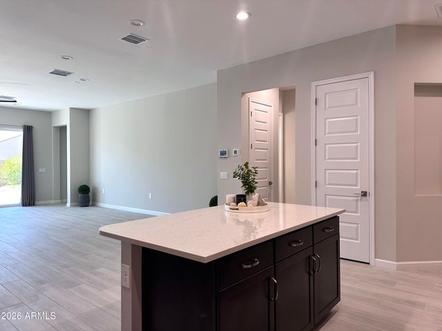 6039 E QUAIL Avenue, Phoenix, AZ 85054