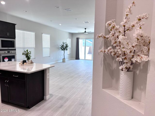 6039 E QUAIL Avenue, Phoenix, AZ 85054