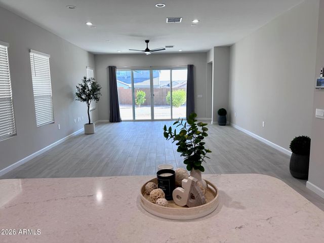 6039 E QUAIL Avenue, Phoenix, AZ 85054