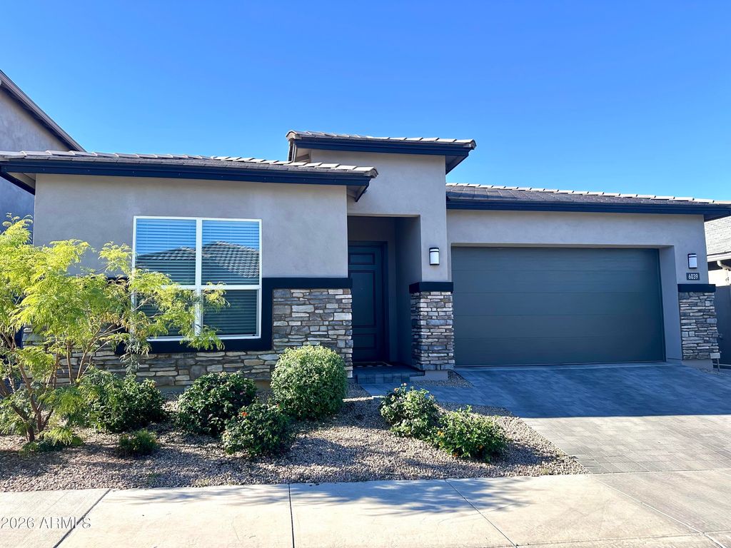 6039 E QUAIL Avenue, Phoenix, AZ 85054