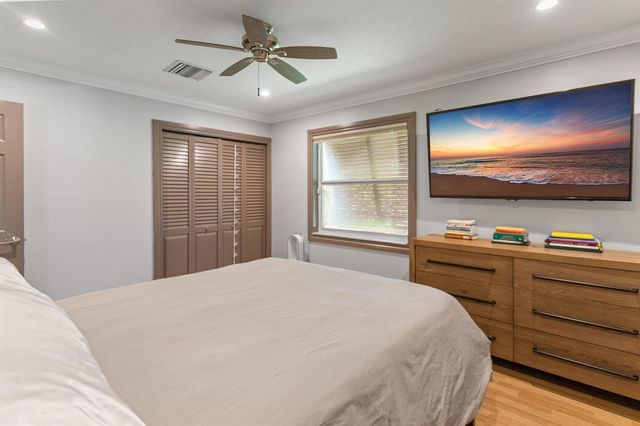 4050 NW 7th Lane, Delray Beach, FL 33445