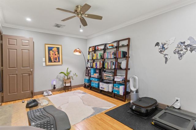 4050 NW 7th Lane, Delray Beach, FL 33445