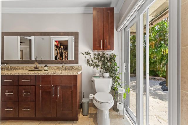 4050 NW 7th Lane, Delray Beach, FL 33445