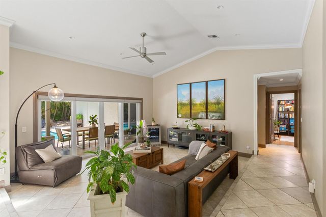 4050 NW 7th Lane, Delray Beach, FL 33445