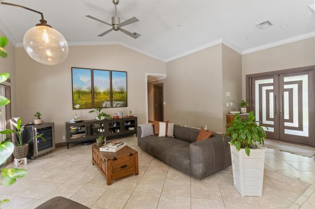 4050 NW 7th Lane, Delray Beach, FL 33445