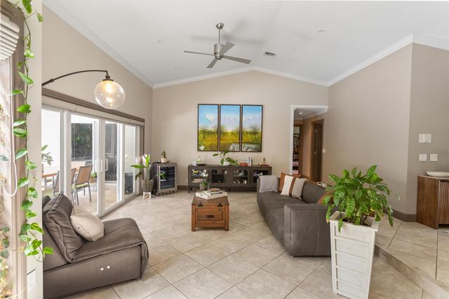 4050 NW 7th Lane, Delray Beach, FL 33445